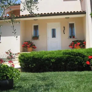  Apartment Irena With Sea View